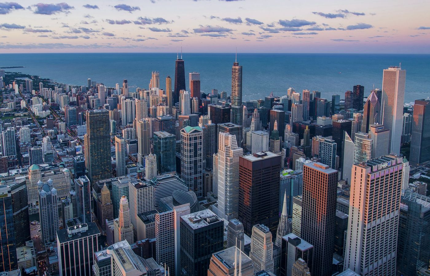 Big city at sunset, fast Ethereum flash